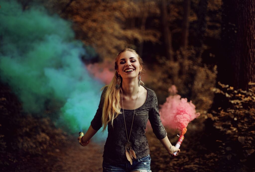 woman, happy, smoke bomb